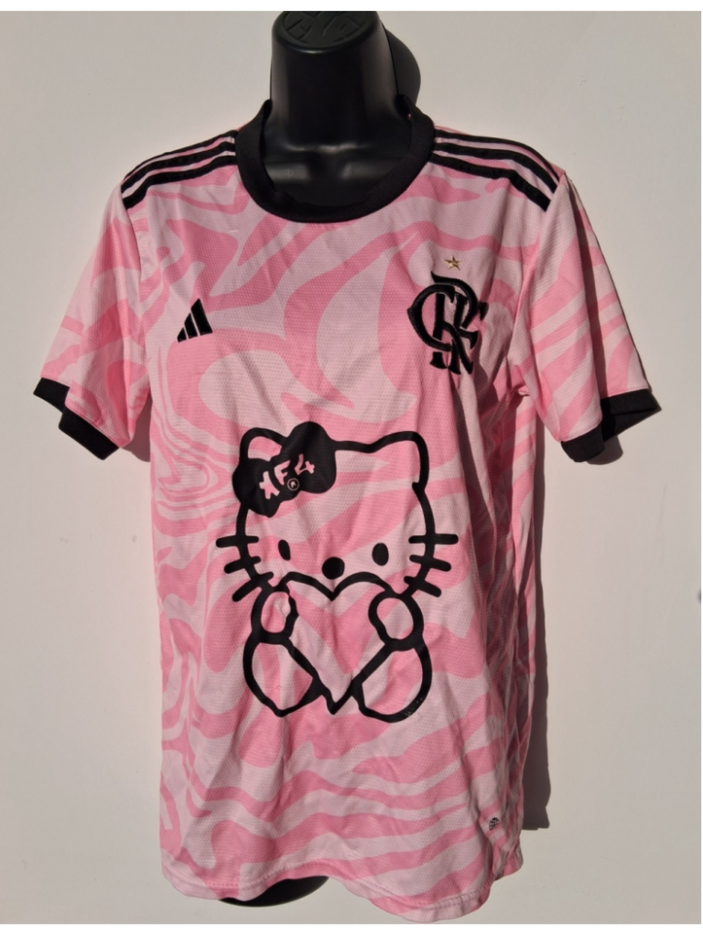 HELLO KITTY x CR FLAMINGOS Women's Medium Soccer Jersey Pink Adidas 2025